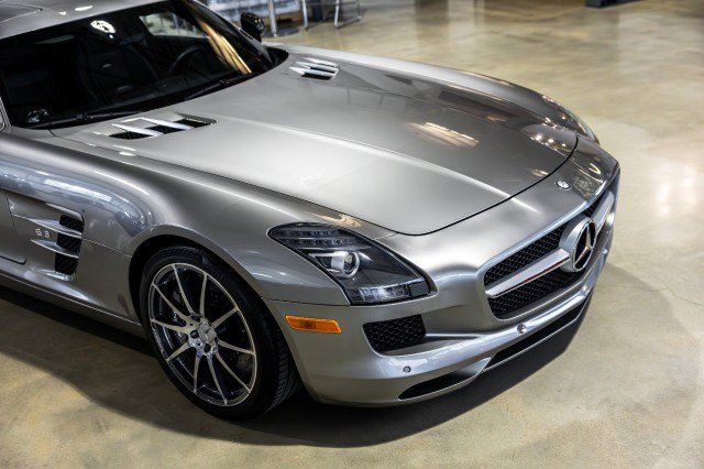 Used 2011 Mercedes-Benz SLS AMG Coupe image 26