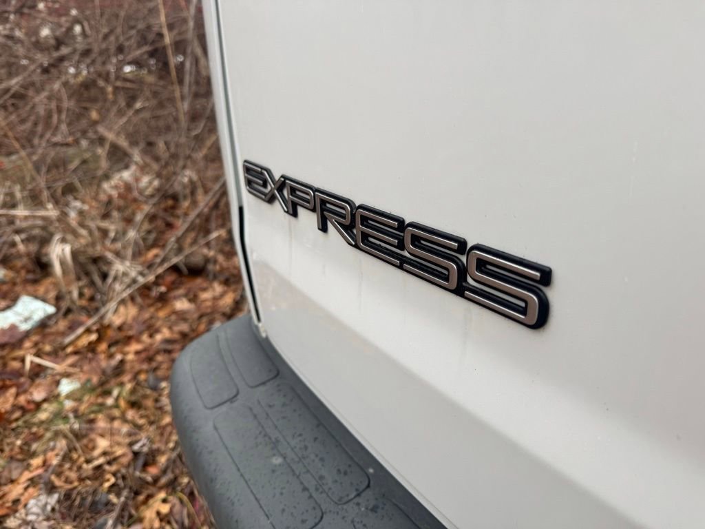 Used 2000 Chevrolet Express 3500 LS w/ LS Preferred Equipment Group image 11