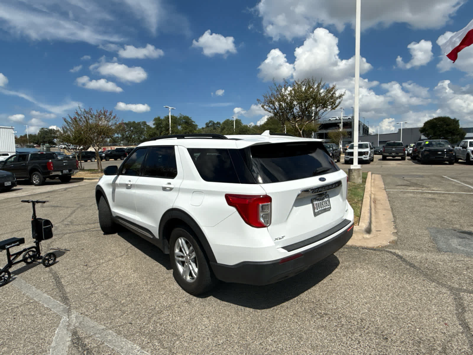 Certified 2020 Ford Explorer XLT RWD image 4