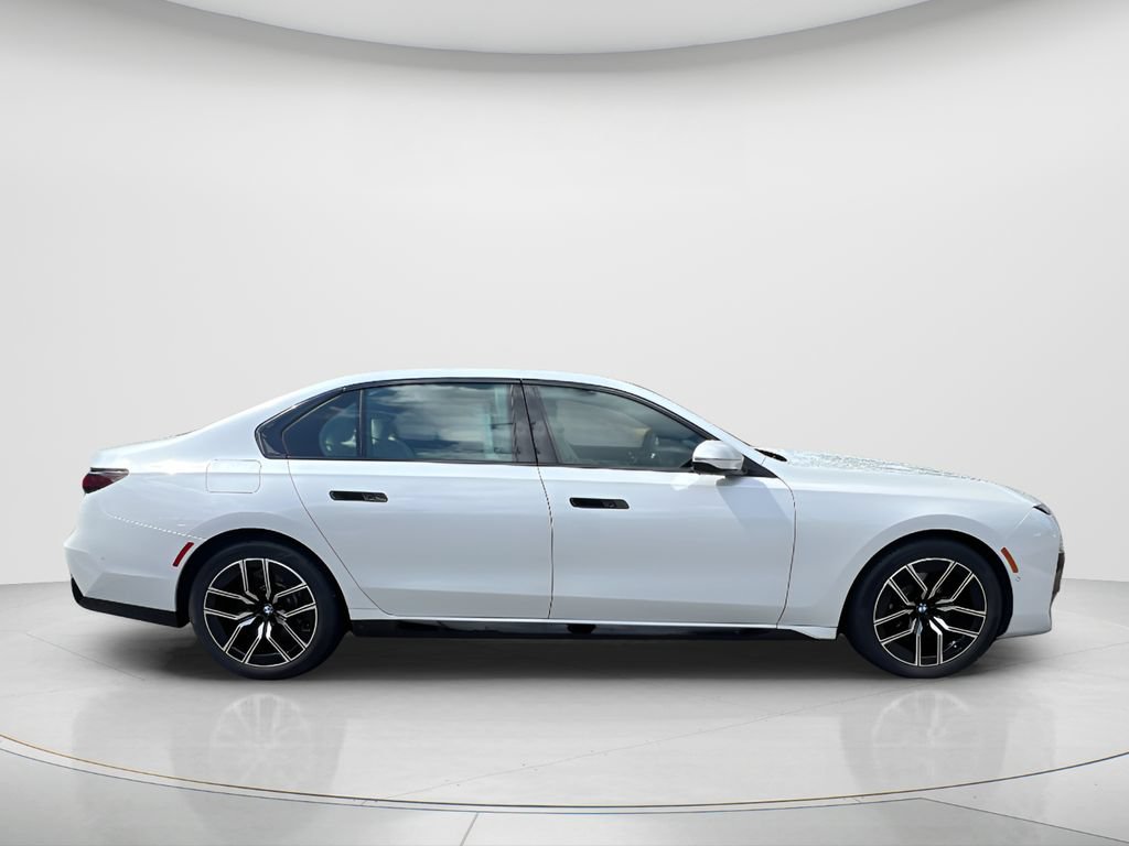 Used 2024 BMW 760i xDrive w/ Executive Package AWD/4WD image 4