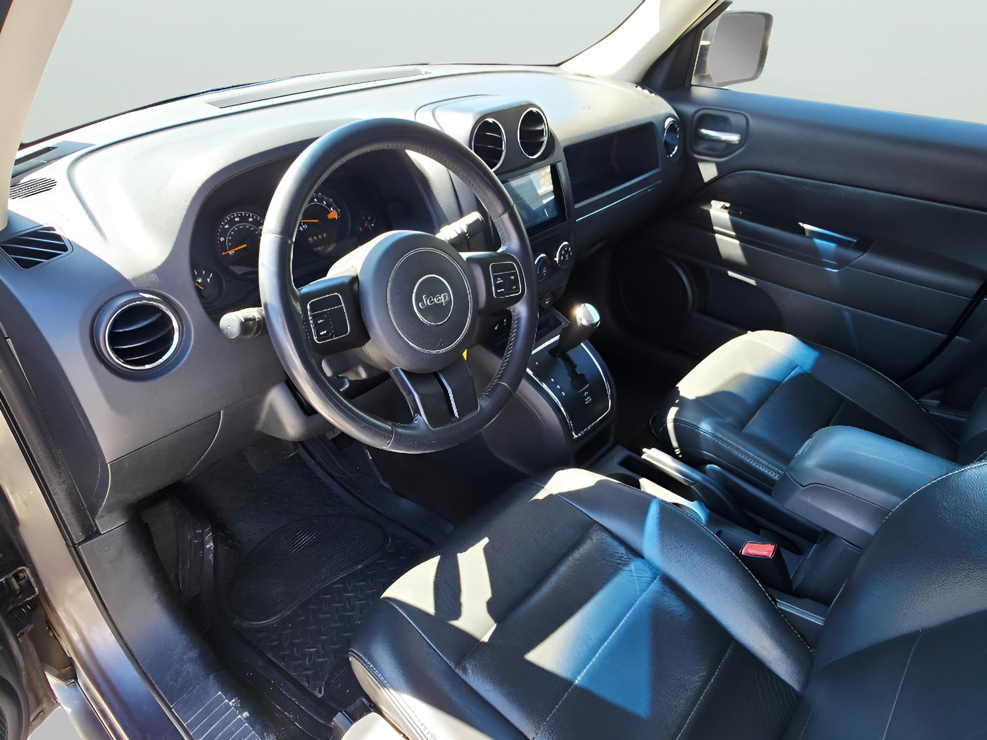 Used 2015 Jeep Patriot High Altitude AWD/4WD image 7