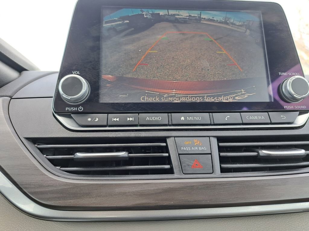 Used 2025 Nissan Altima 2.5 SV image 11