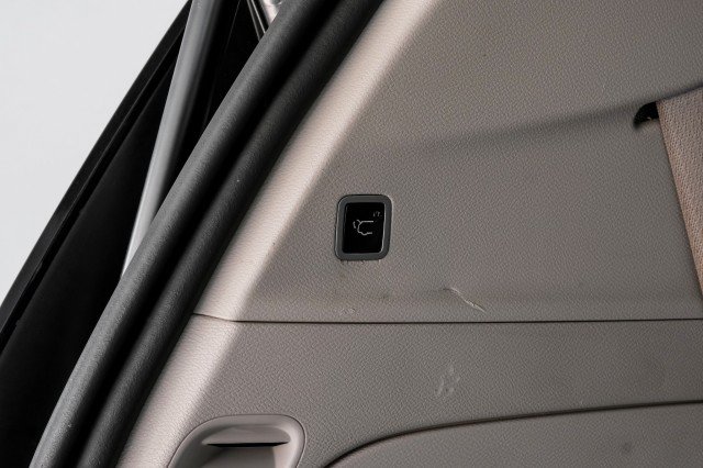 Used 2019 Chrysler Pacifica Touring-L FWD image 51