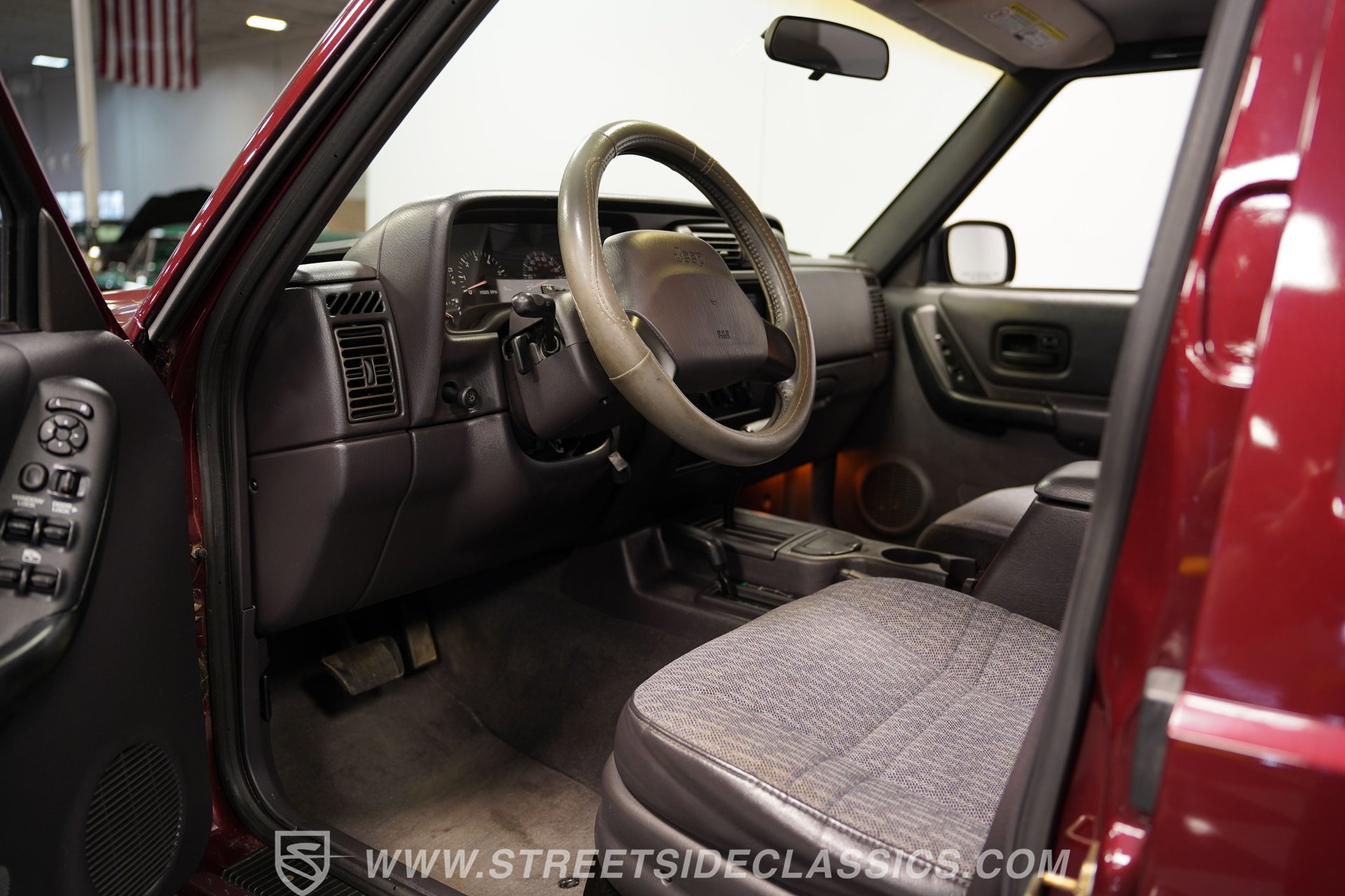 Used 2001 Jeep Cherokee Sport image 4