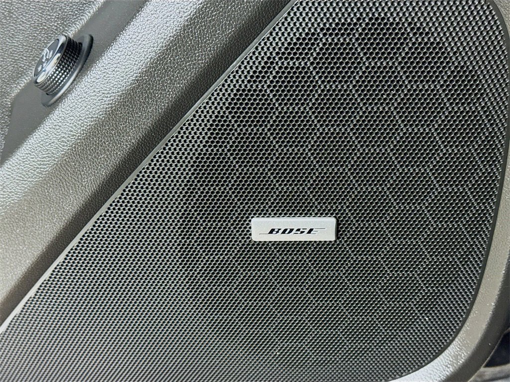 Used 2022 Chevrolet Traverse RS image 16