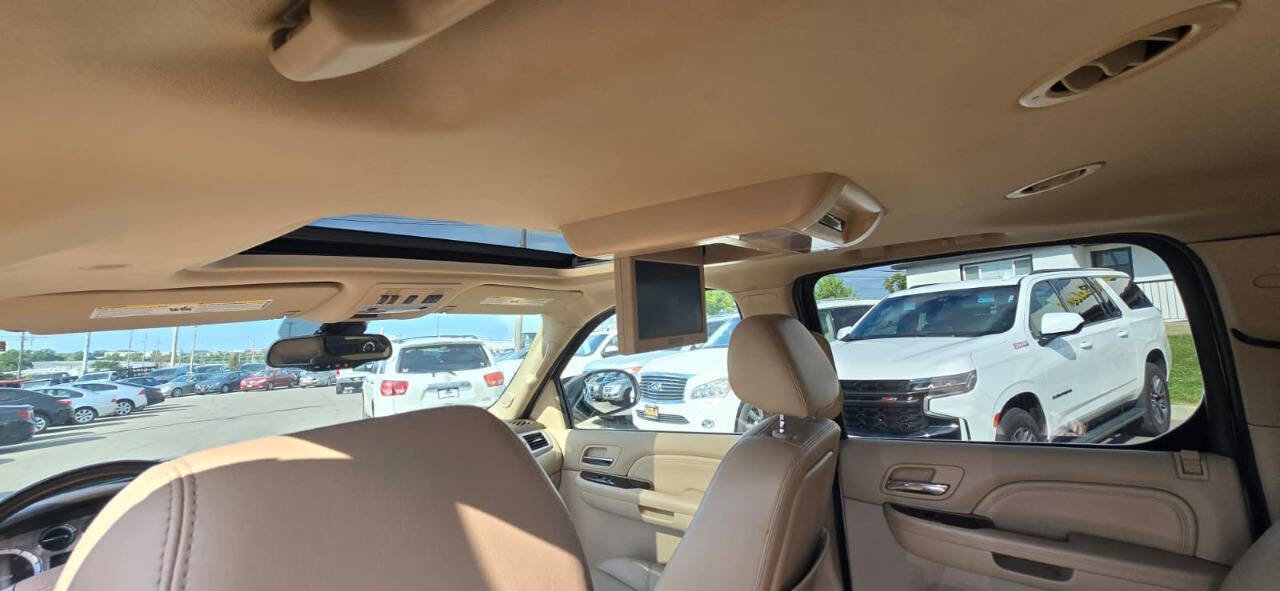 Used 2009 Cadillac Escalade ESV AWD image 14