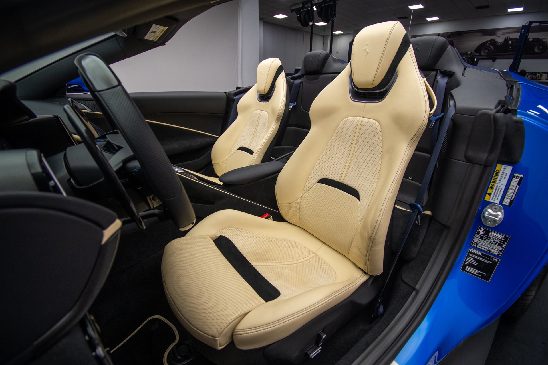 Used 2026 Ferrari Roma Spider RWD image 20