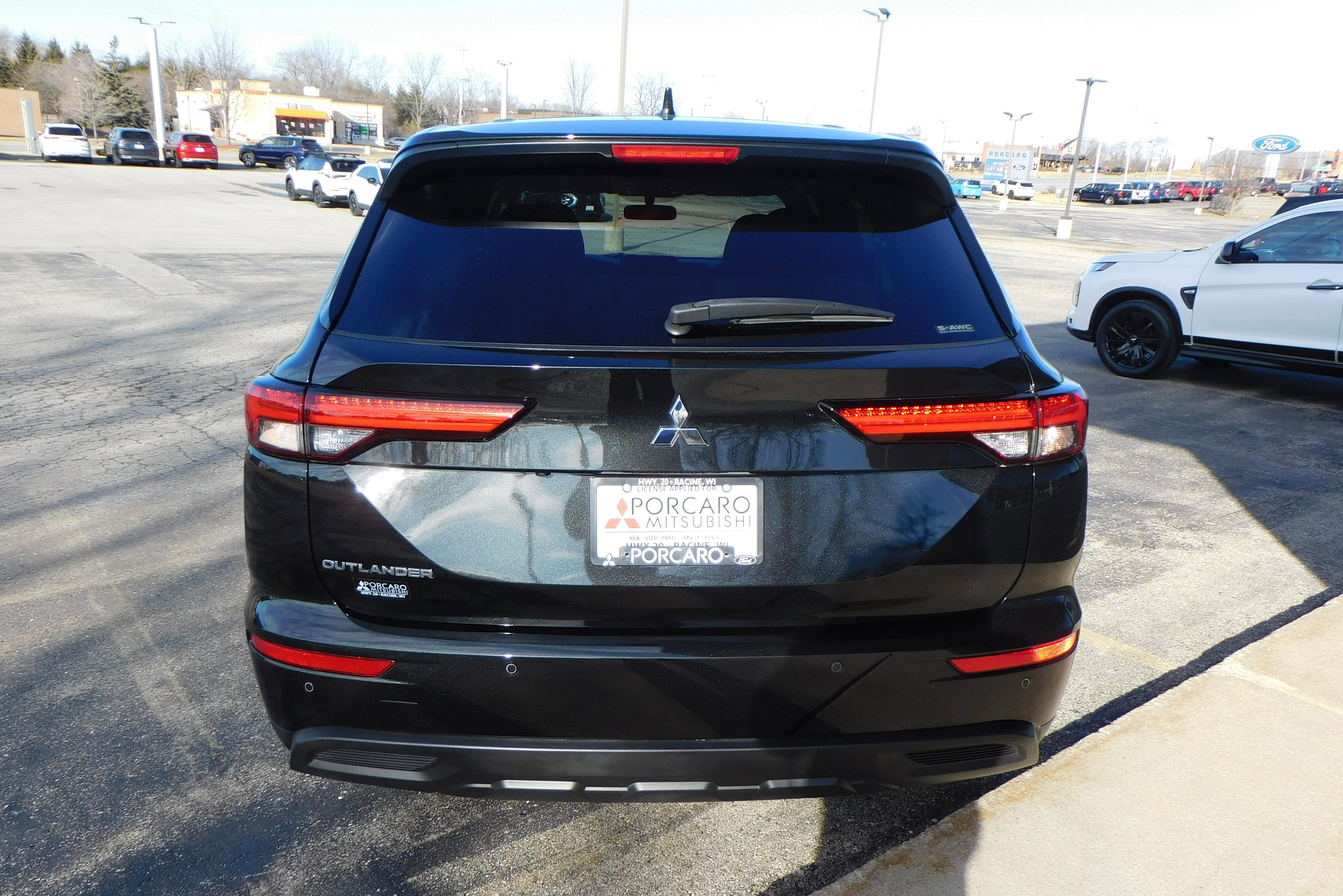 Used 2022 Mitsubishi Outlander ES image 4