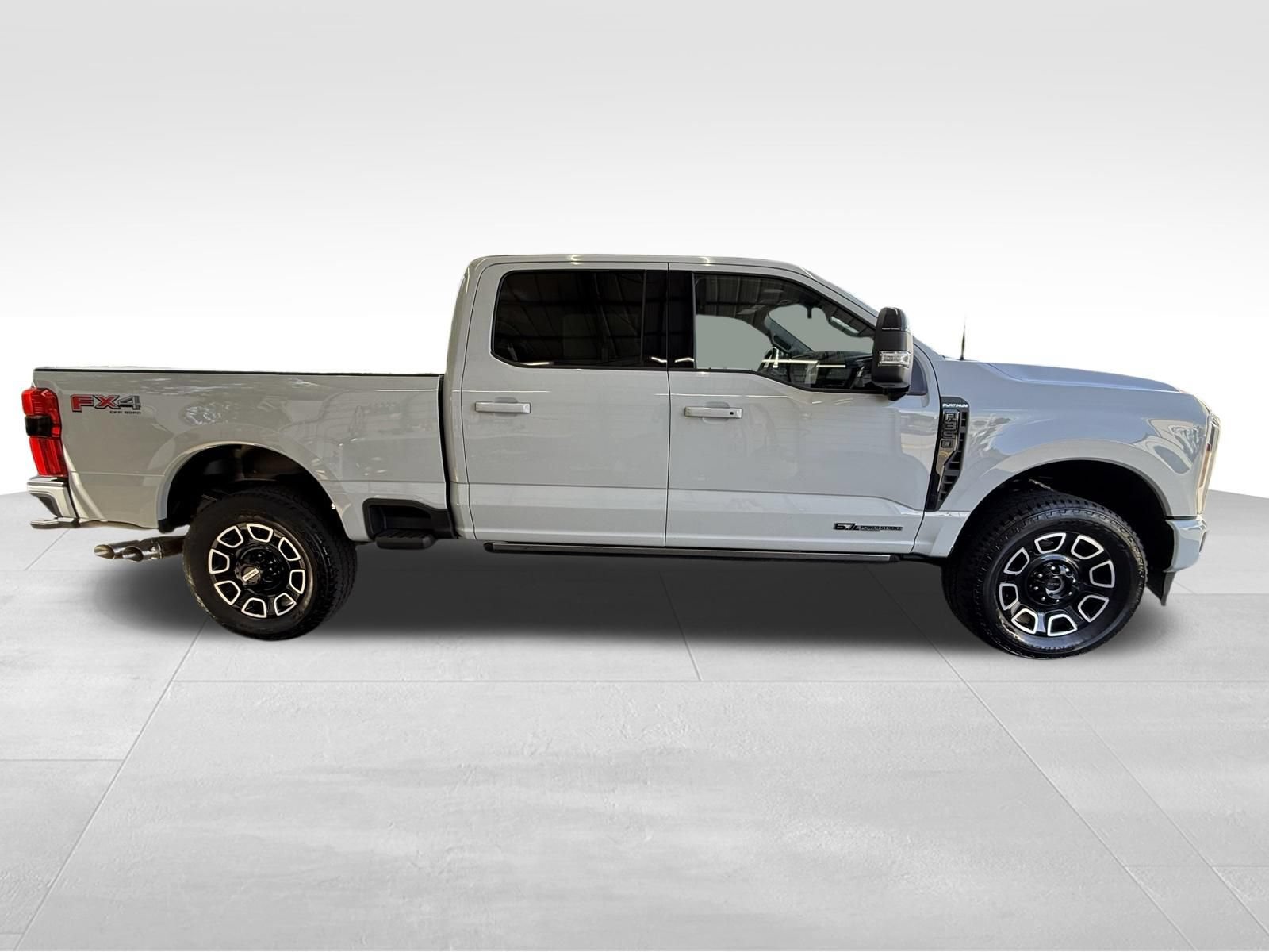 Used 2026 Ford F350 Platinum AWD/4WD image 4
