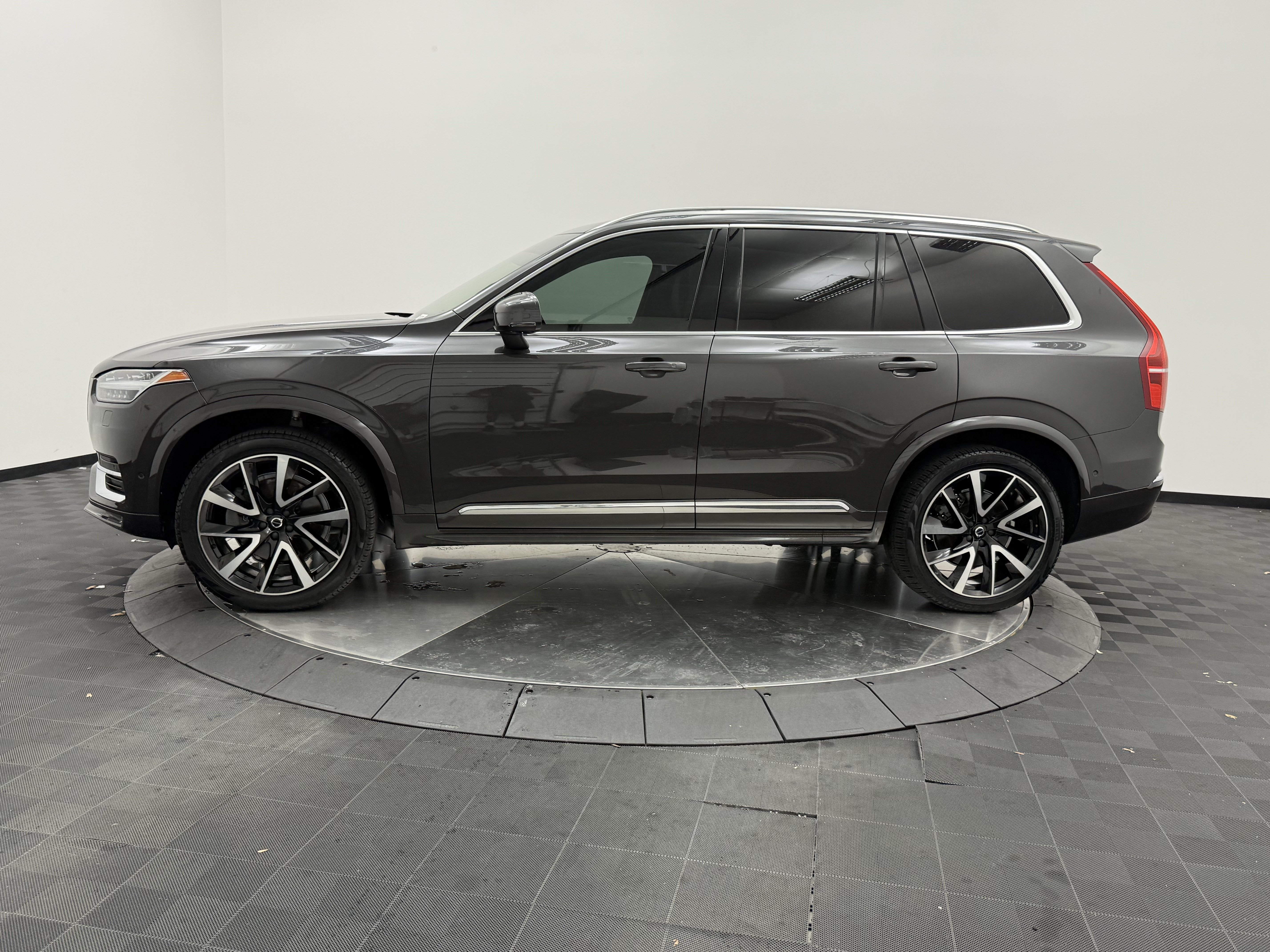 Used 2023 Volvo XC90 B6 Plus w/ Protection Package Premier AWD/4WD image 5