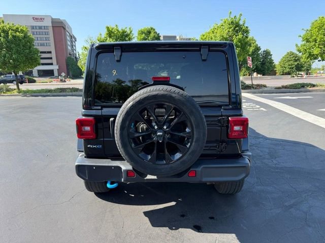 Used 2022 Jeep Wrangler Unlimited Sahara w/ Cold Weather Group AWD/4WD image 6