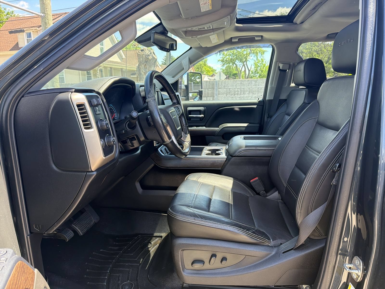 Used 2018 GMC Sierra 2500 Denali w/ Duramax Plus Package AWD/4WD image 11
