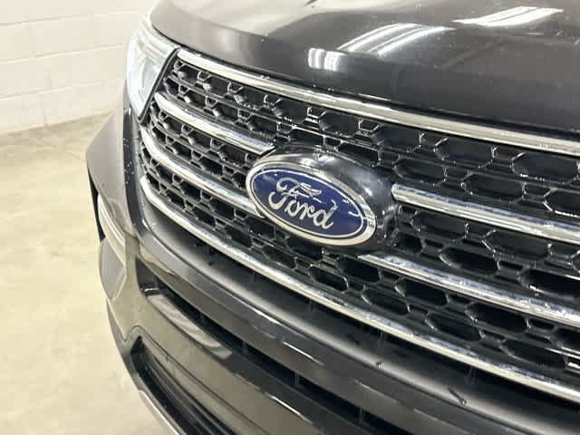 Used 2021 Ford Explorer XLT w/ Equipment Group 202A AWD/4WD image 30