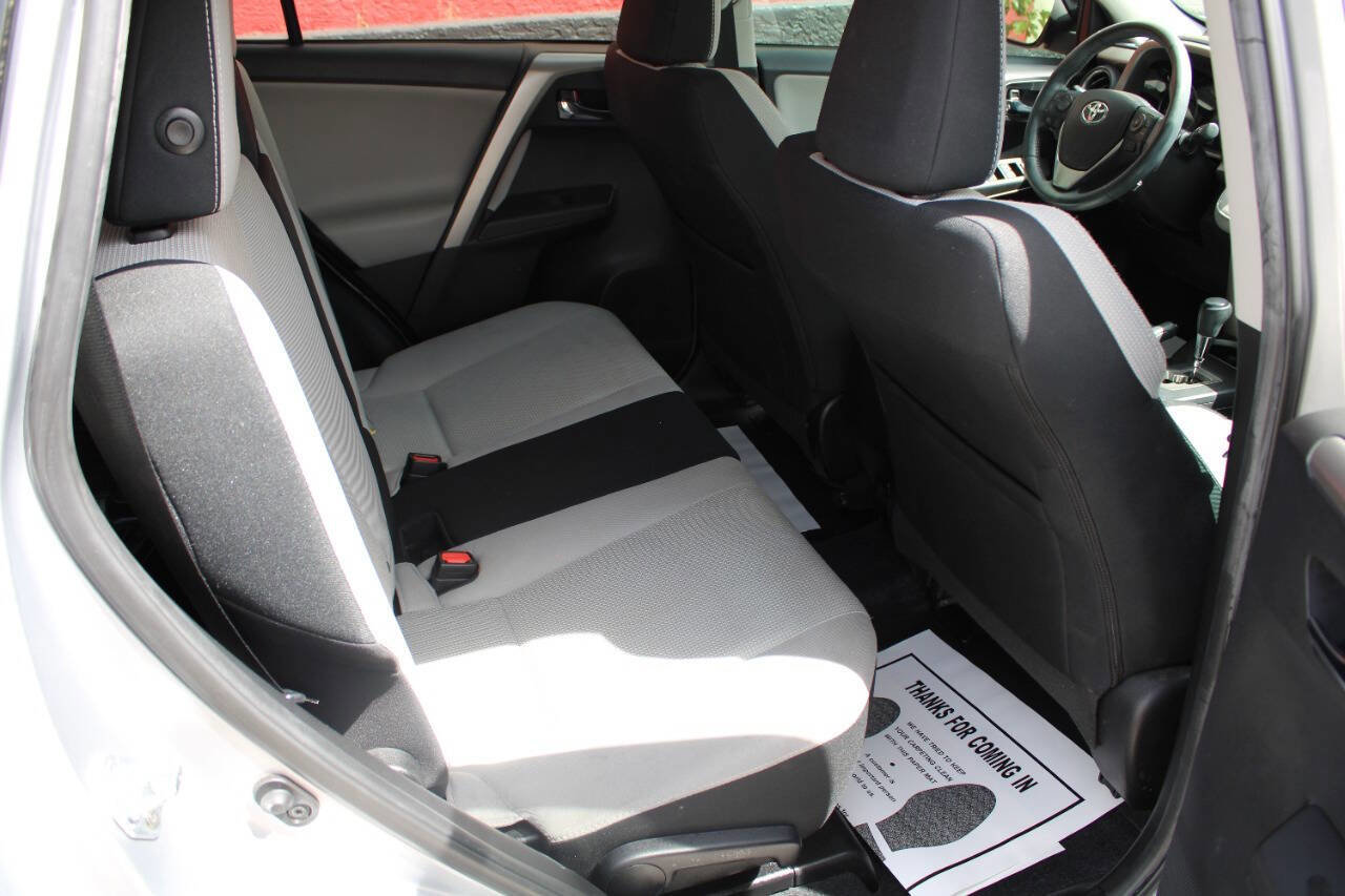 Used 2017 Toyota RAV4 XLE image 17