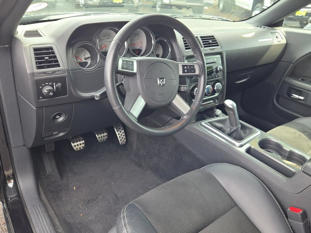 Used 2009 Dodge Challenger SRT8 RWD image 23