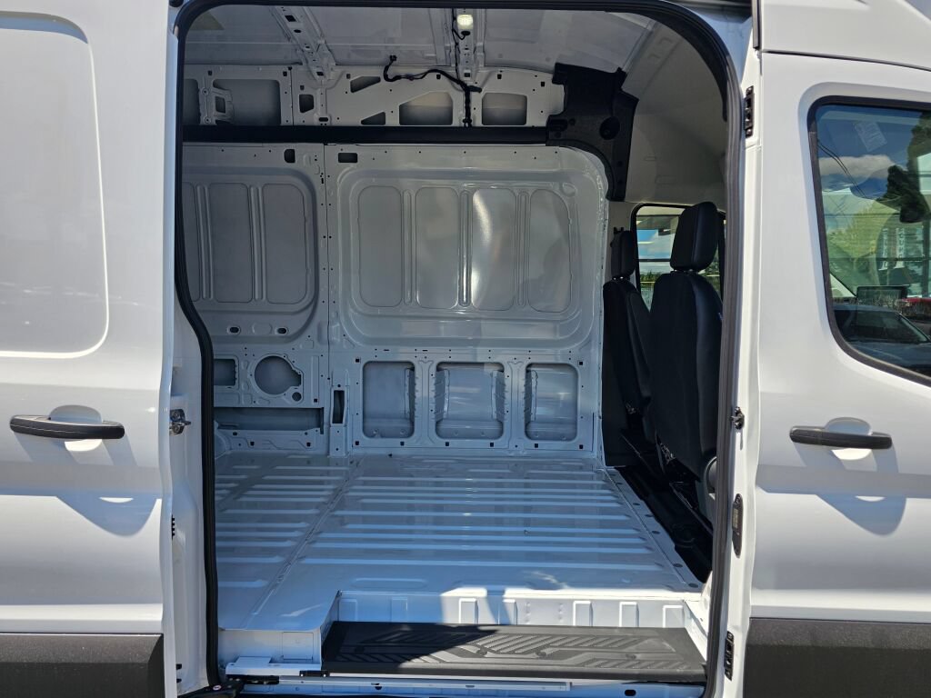 New 2026 Ford Transit 250 148 High Roof AWD image 12