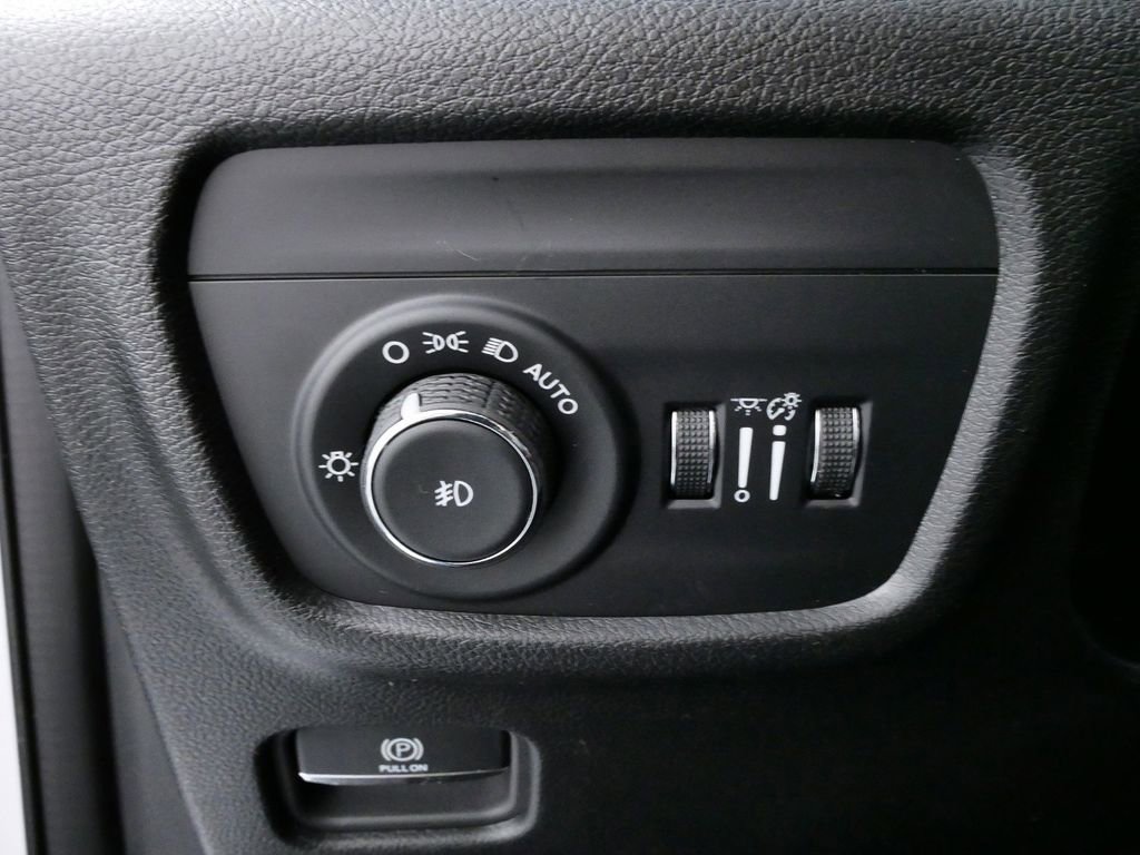 Certified 2024 Jeep Grand Cherokee Limited w/ Black Appearance Package image 39