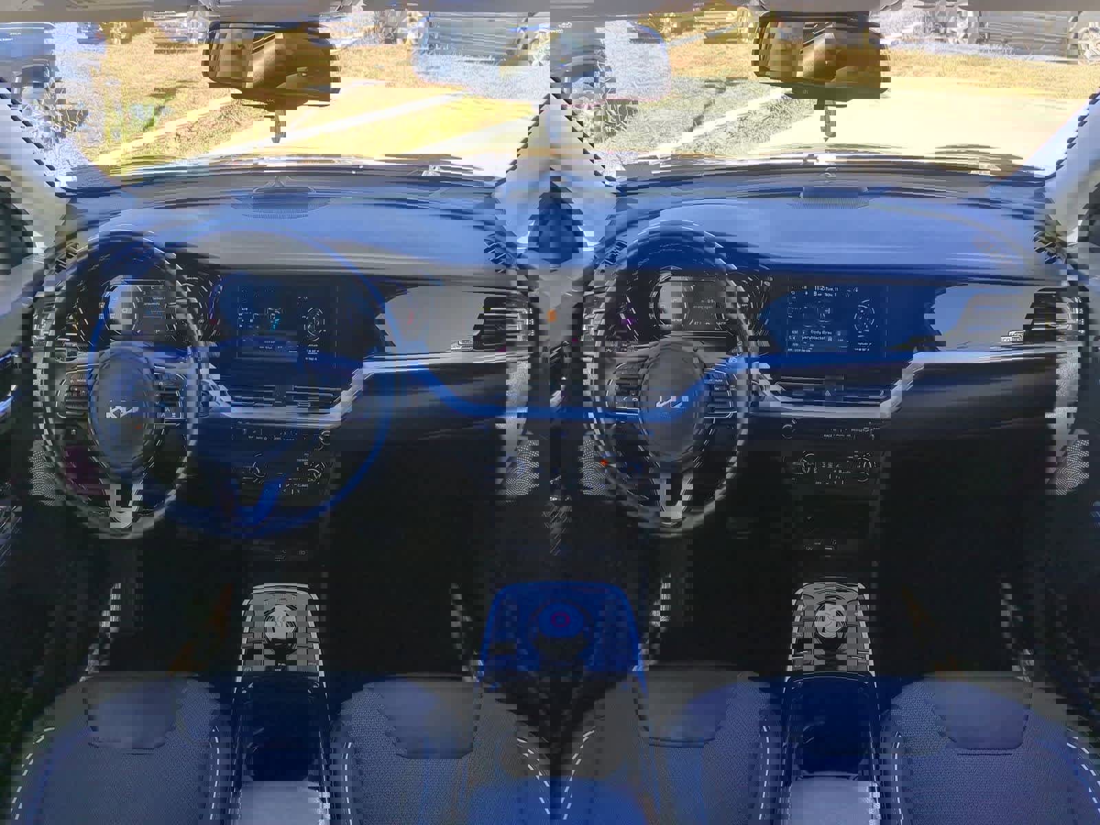 Certified 2022 Kia Niro EX image 15