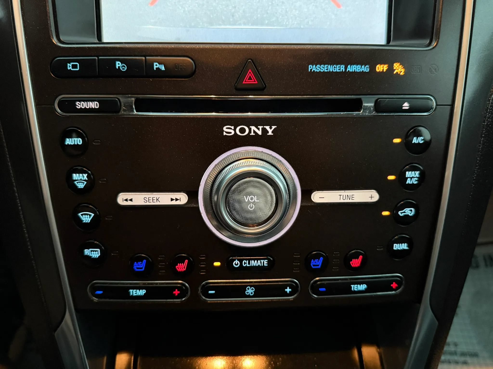 Used 2017 Ford Explorer Limited w/ Equipment Group 301A AWD/4WD image 44