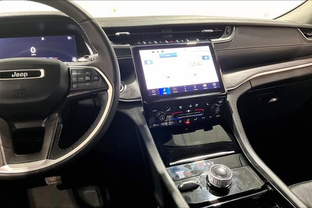 Used 2023 Jeep Grand Cherokee Limited w/ Luxury Tech Group II image 9