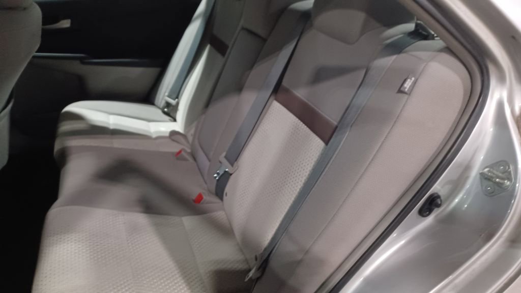Used 2012 Toyota Camry L image 7