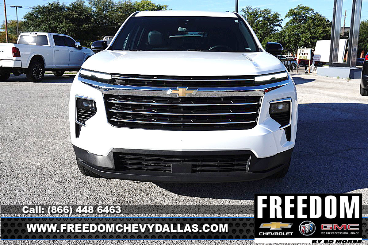 Certified 2025 Chevrolet Traverse LT FWD image 2