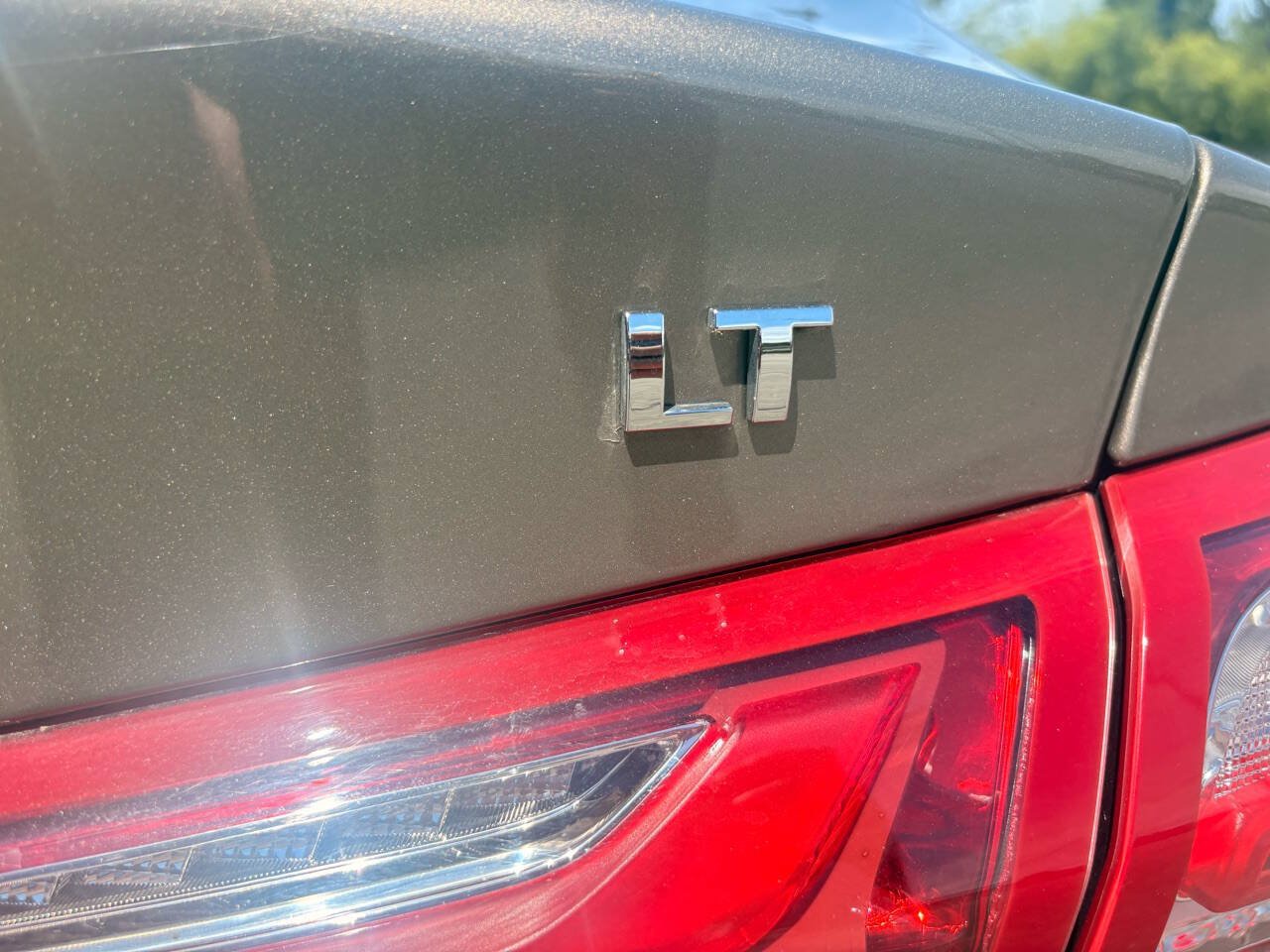 Used 2020 Chevrolet Malibu LT FWD image 25