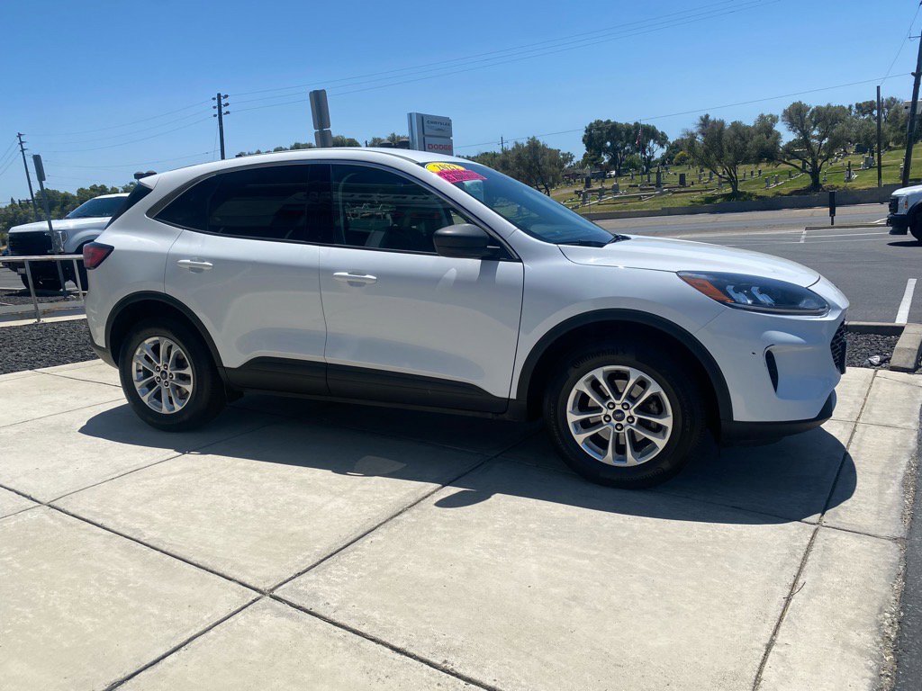 Used 2022 Ford Escape SE image 9