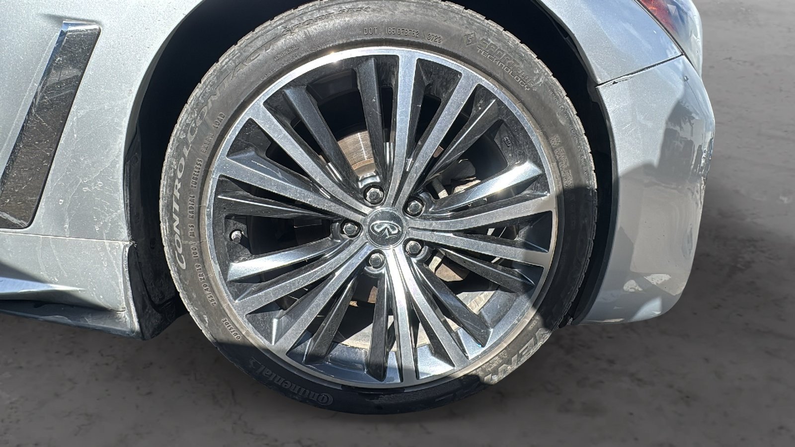 Used 2017 INFINITI Q60 3.0t w/ Premium Plus Package 3.0T RWD image 17