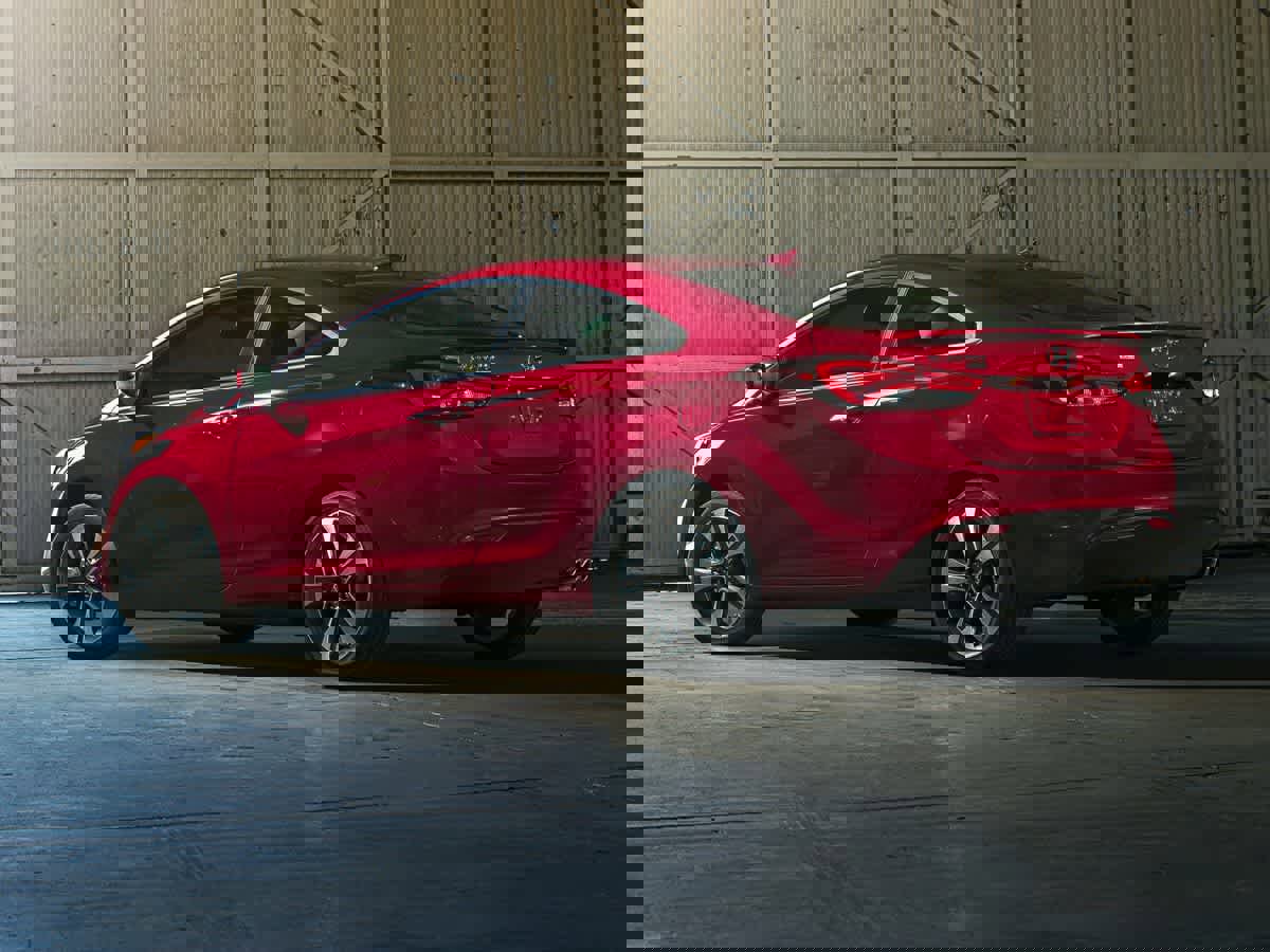 Used 2014 Hyundai Elantra image 1