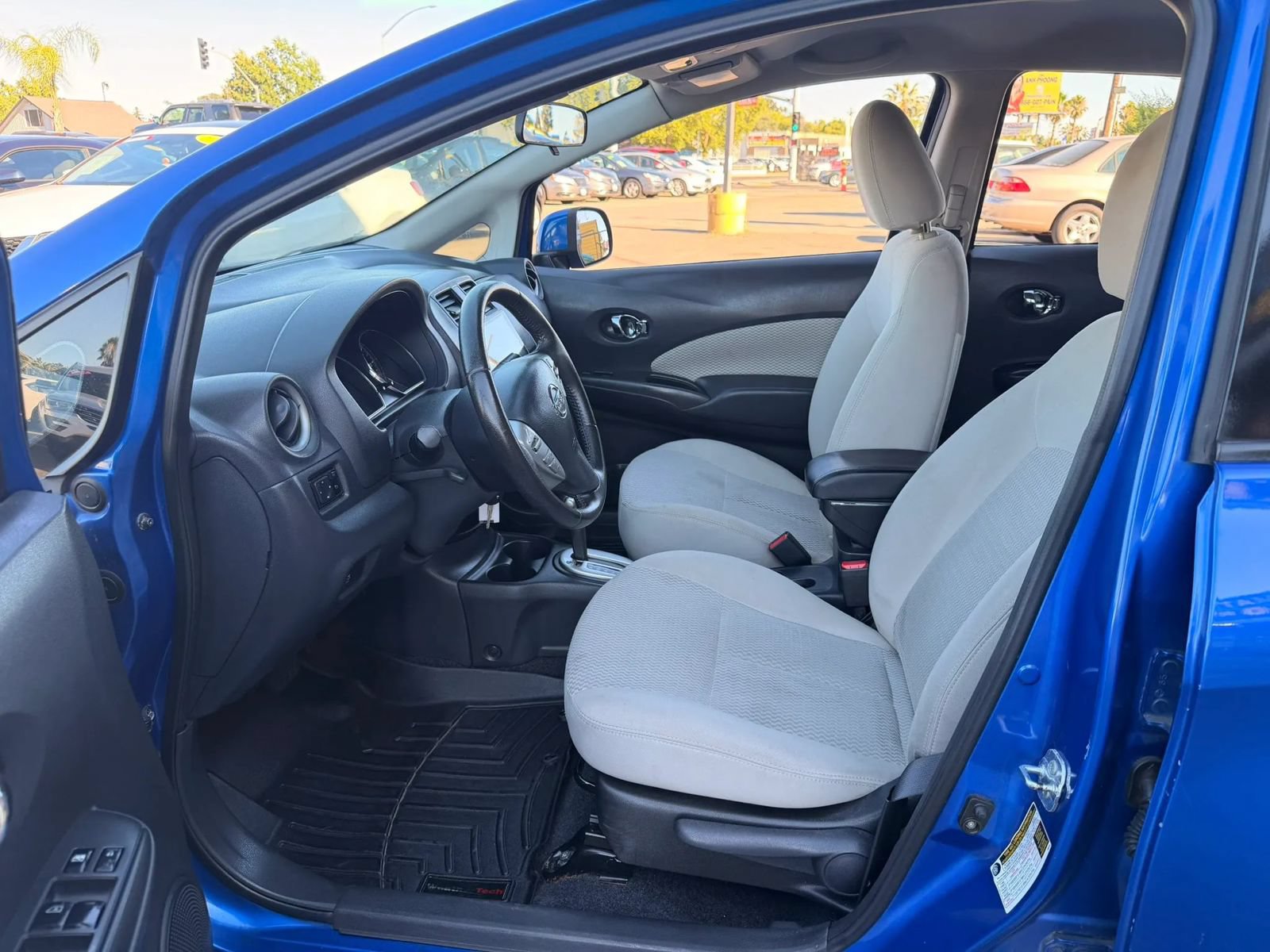 Used 2014 Nissan Versa Note SV FWD image 9