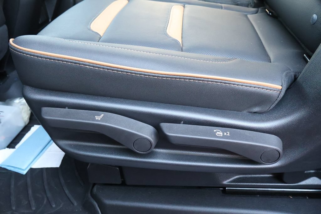 Used 2023 GMC Yukon XL AT4 w/ LPO, Floor Liner Package AWD/4WD image 35