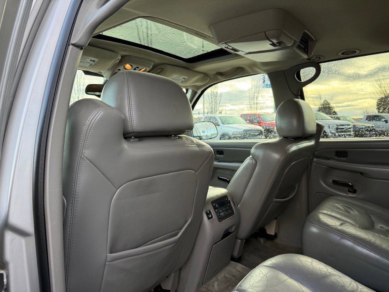 Used 2005 GMC Yukon XL Denali image 33