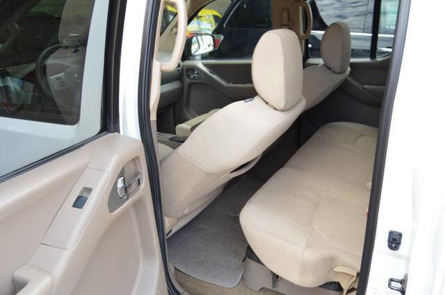 Used 2013 Nissan Frontier SV AWD/4WD image 40