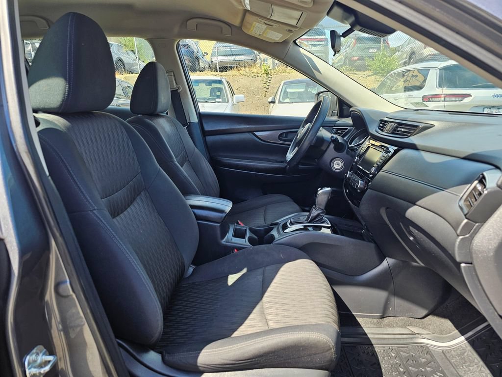 Used 2019 Nissan Rogue S FWD image 11