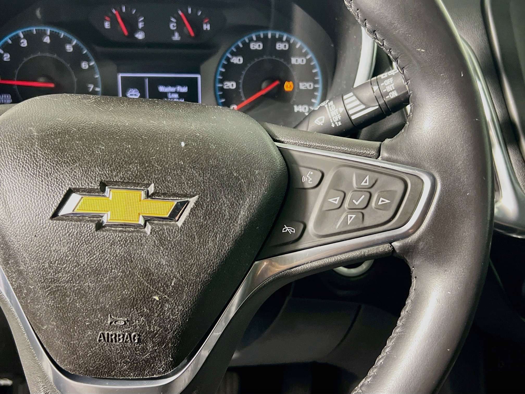 Used 2018 Chevrolet Equinox LT FWD image 19