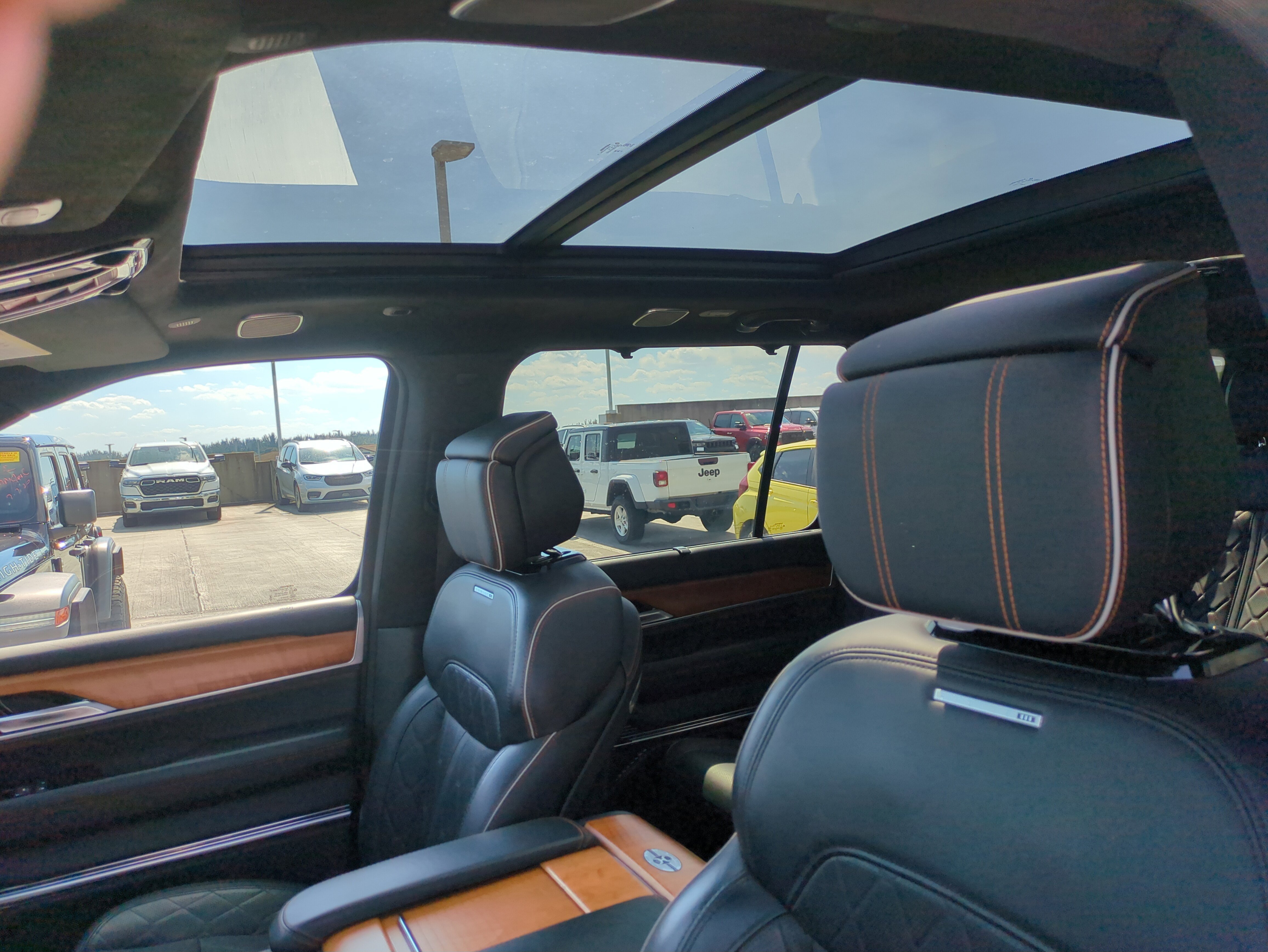 Certified 2024 Jeep Grand Wagoneer L Series III image 20