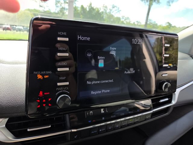 Used 2023 Toyota Sienna XLE FWD image 27