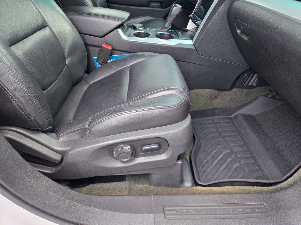 Used 2013 Ford Explorer XLT AWD/4WD image 52