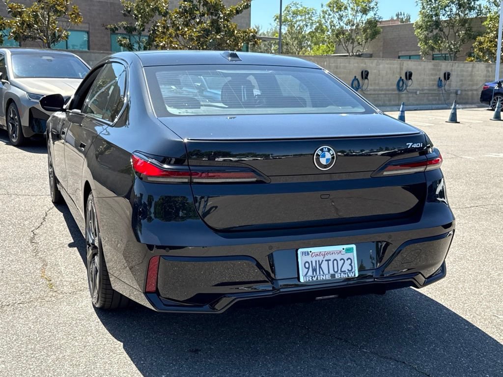 Used 2026 BMW 740i w/ Premium Package RWD image 11