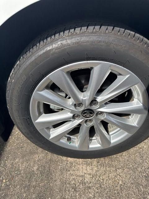 Used 2025 Toyota Corolla LE w/ LE Premium Package image 30