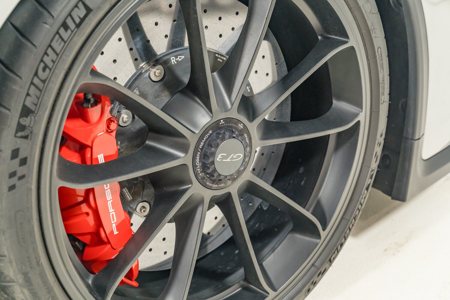 Used 2018 Porsche 911 GT3 RWD image 32