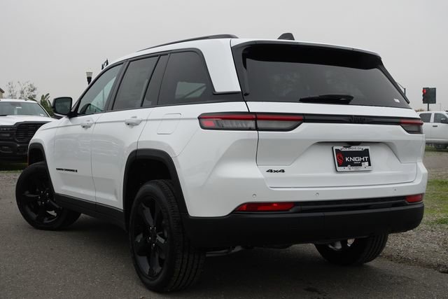 New 2025 Jeep Grand Cherokee Altitude image 9