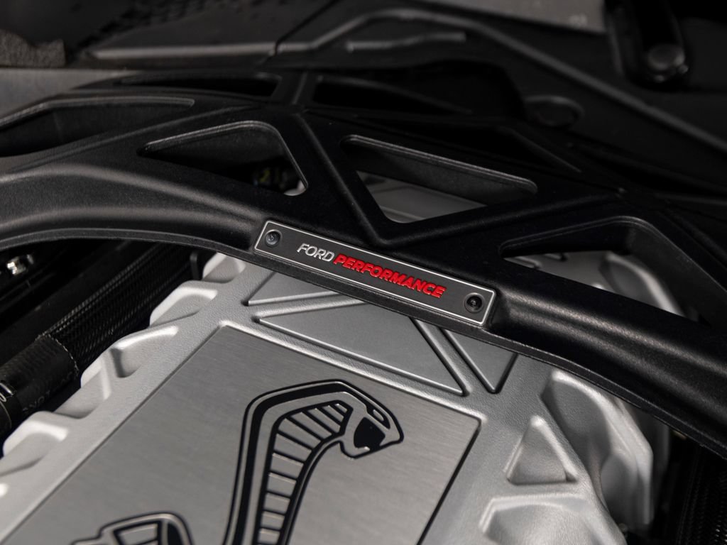 Used 2022 Ford Mustang Shelby GT500 w/ Carbon Fiber Track Pack RWD image 46