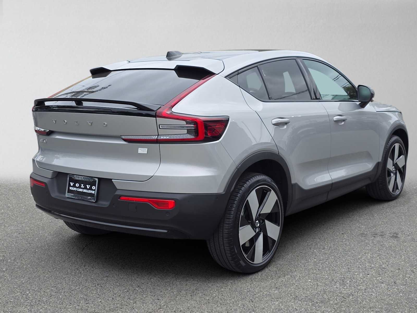 Certified 2023 Volvo C40 P8 Recharge Plus w/ Climate Package AWD/4WD image 4
