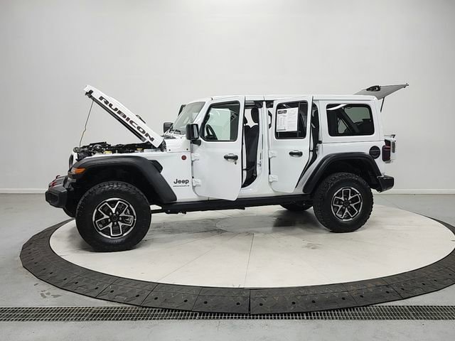 Used 2025 Jeep Wrangler Unlimited Rubicon AWD/4WD image 12