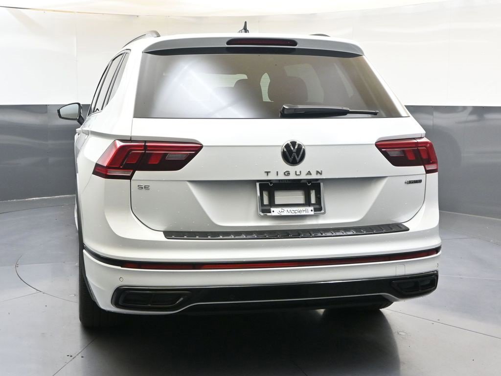 Used 2024 Volkswagen Tiguan SE R-Line image 4