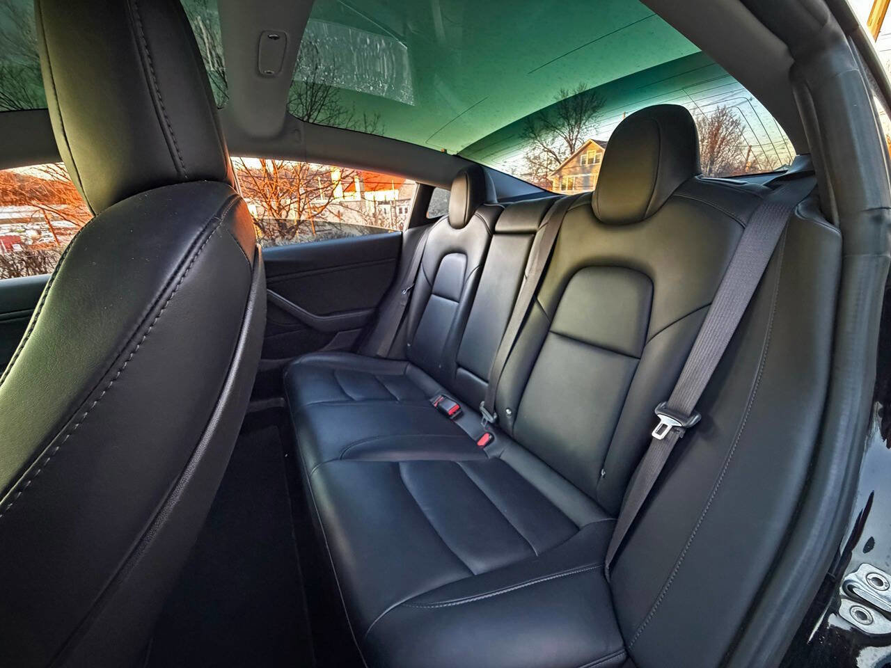 Used 2018 Tesla Model 3 Long Range image 16