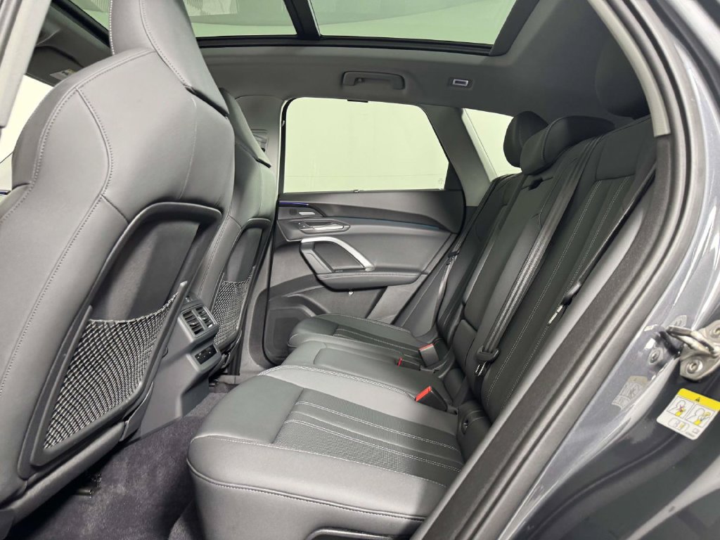 Used 2025 Audi Q5 Premium Plus AWD/4WD image 30