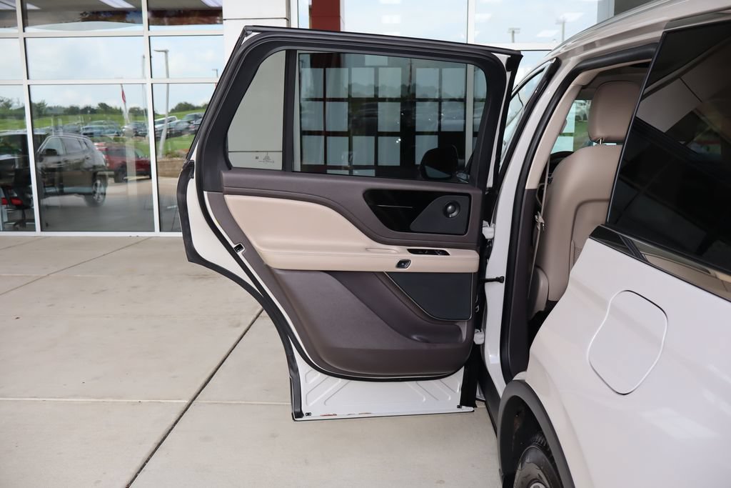 Used 2021 Lincoln Aviator Reserve w/ Equipment Group 201A RWD image 36
